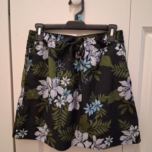 Woman: Speedo Black Floral Swim Skort Size Medium